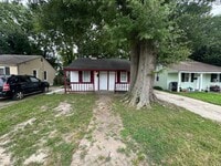 Building Photo - 646 36th St