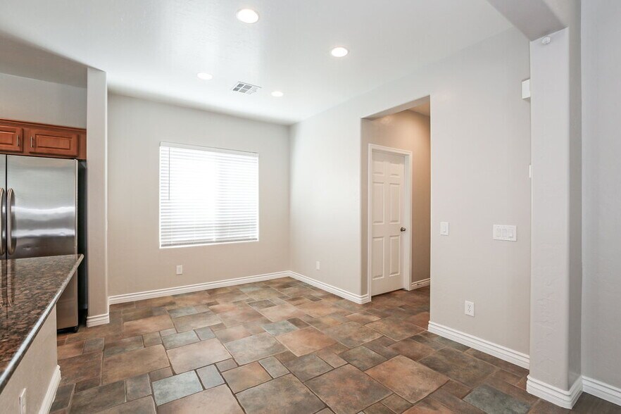 Building Photo - 7113 Mercurio Ave