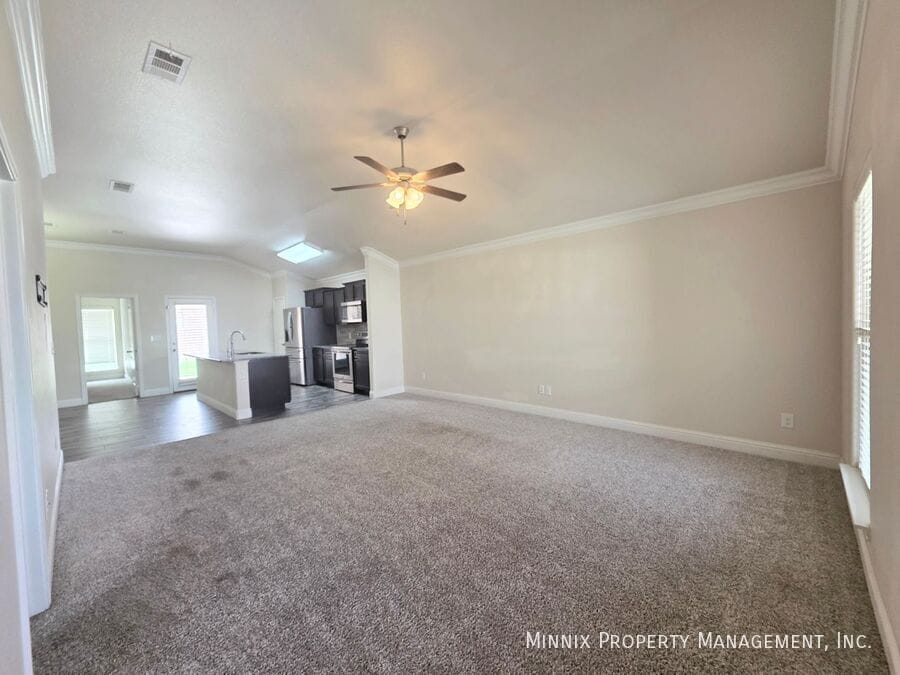 Building Photo - 9411 Sagebrush Ave