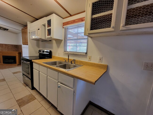 Building Photo - 279 Crooked Creek Village