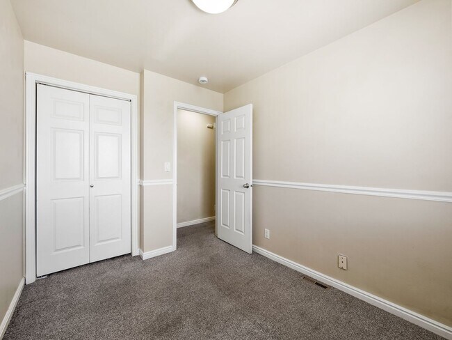 Building Photo - Cam-715 E 950 S Provo, UT 84606