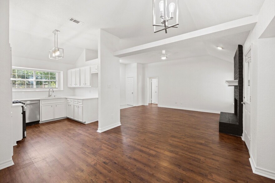 Building Photo - 917 Garden View Dr