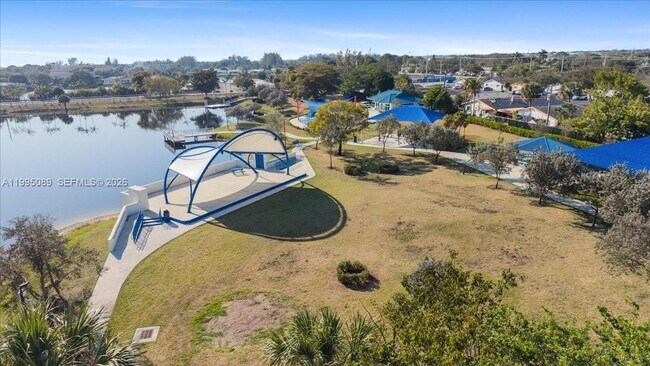 Building Photo - 5402 NW 25th Terrace