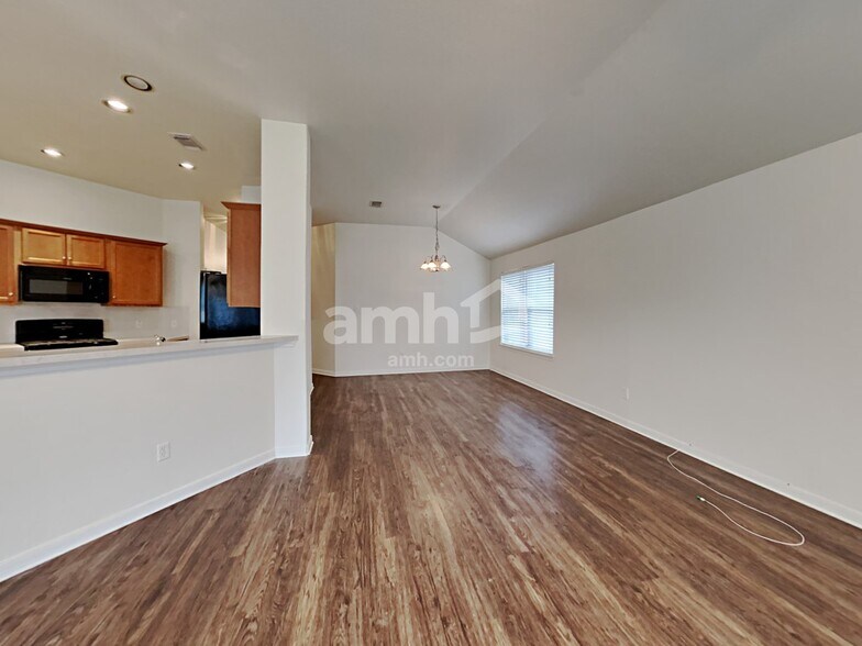 Building Photo - 11922 Elizabeth Ct