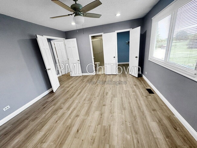 Building Photo - 2155 Wildwood Ln