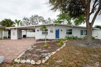 Building Photo - 817 Harbor Dr S