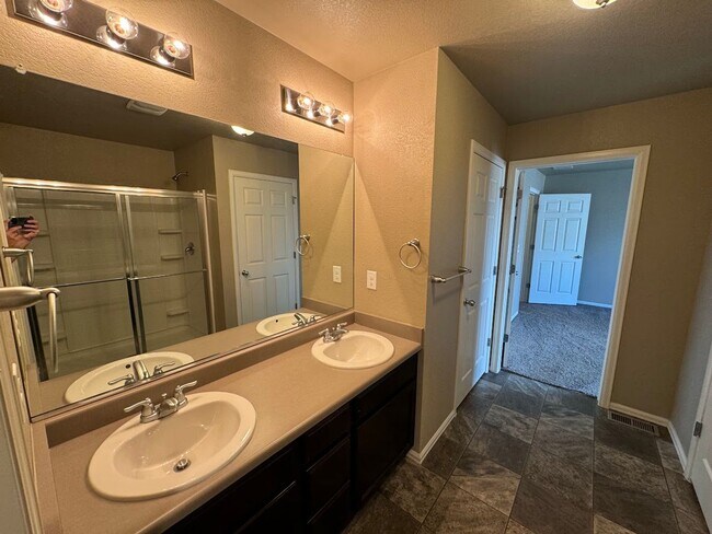 Building Photo - ***$500 Off 1st Months Rent*** Stunning 4BD/3BA Home in North Longmont - Available NOW!