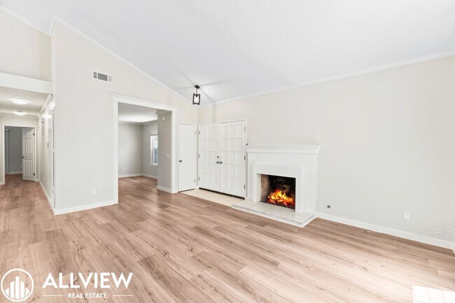 Building Photo - Charming San Juan Capistrano Home with Garage & Modern Amenities