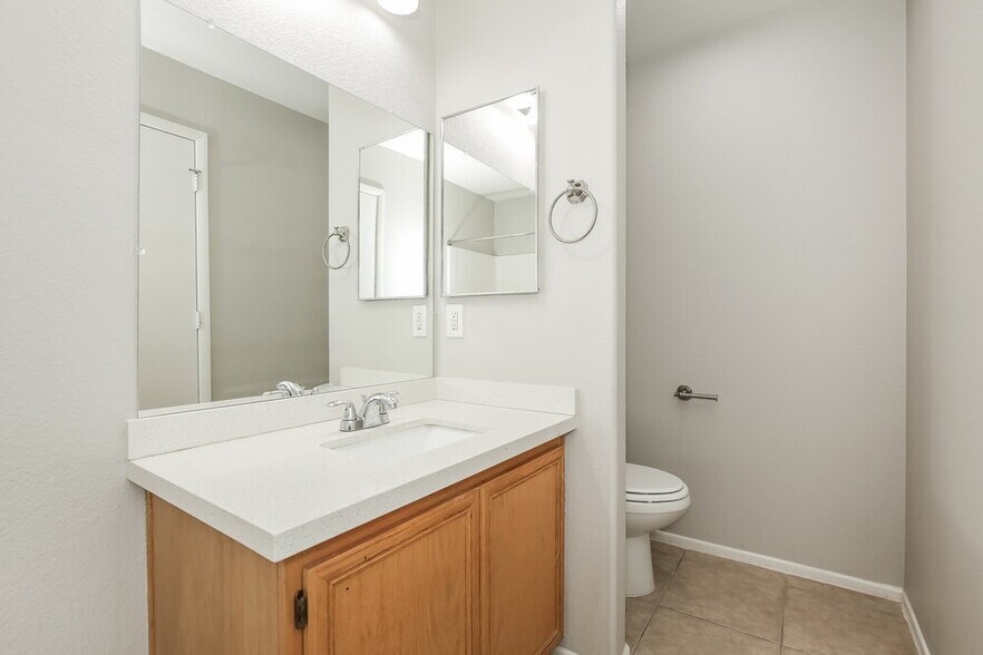 Building Photo - 5016 Charlo Dr