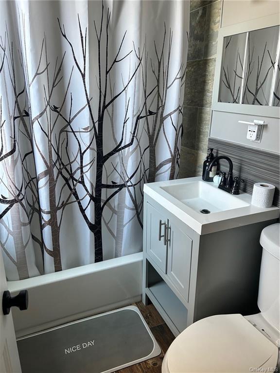 Building Photo - 27 Main St