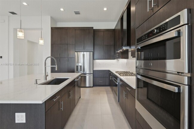 Building Photo - 13131 Feathering Wy