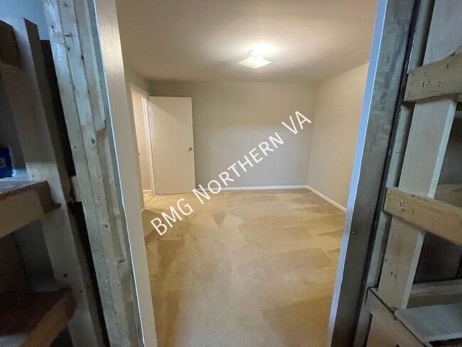 Building Photo - 1846 Clovermeadow Dr