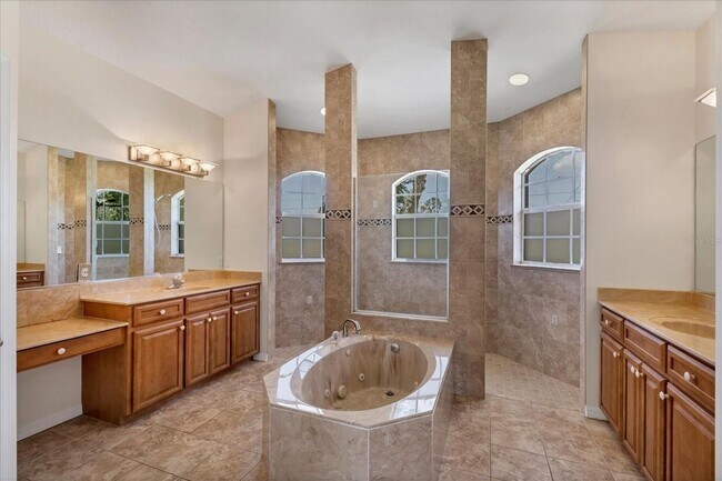 Building Photo - Beautiful and Spacious Rotonda West POOL home.