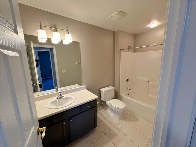 Building Photo - 35 Captains Cove Ln