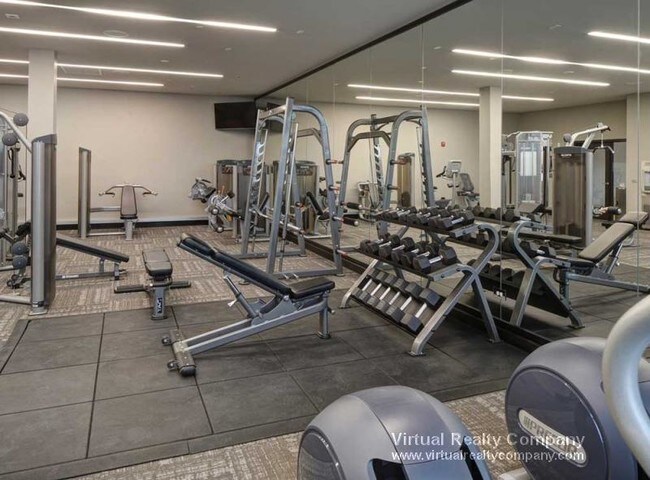 Building Photo - 1500 Lake Cook Rd