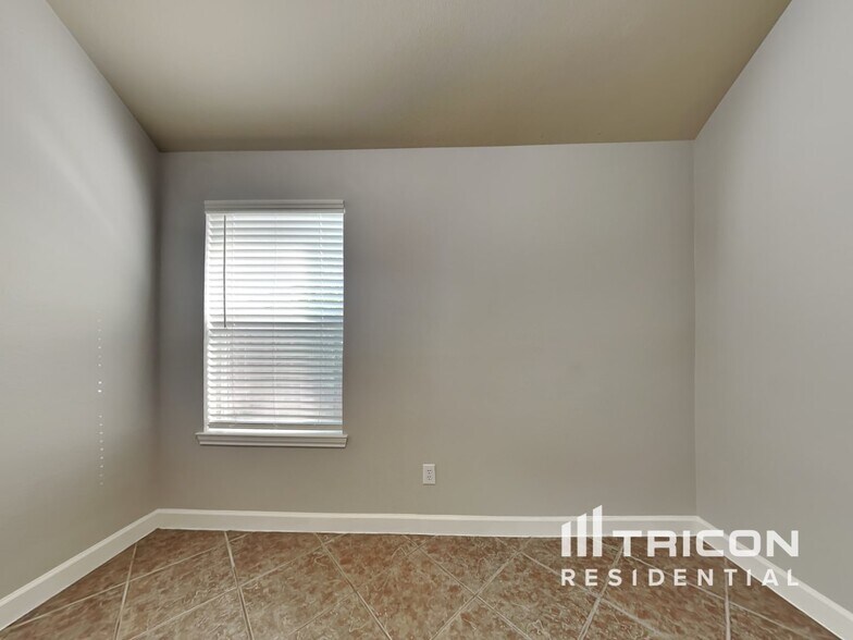 Building Photo - 1240 Estival Dr