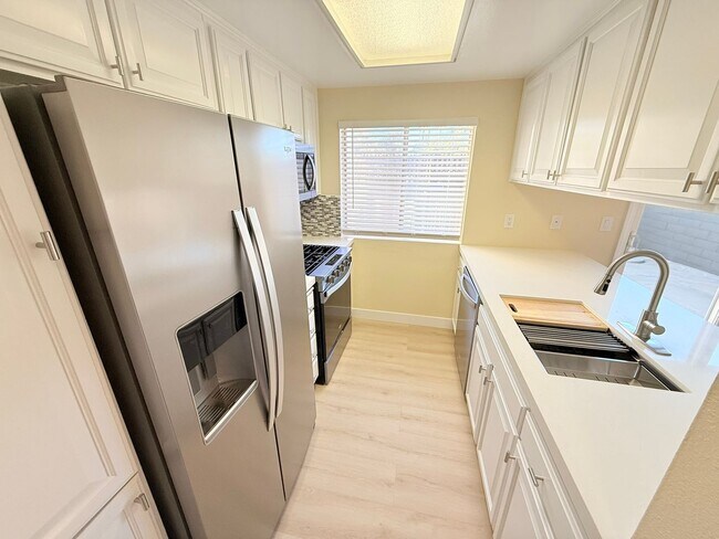 Building Photo - Spacious 3-Bedroom Condo in the Indian Canyon Gardens Community