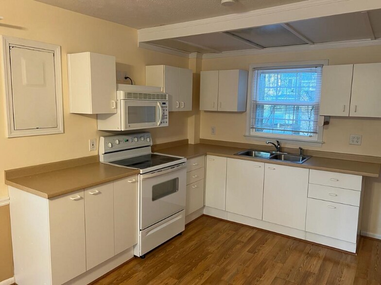 Building Photo - 325 Hoke O'Kelly Mill Rd SE