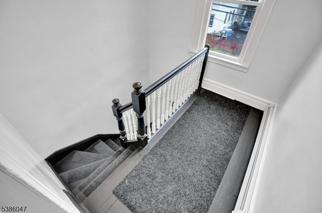 Building Photo - 49 Tichenor Terrace