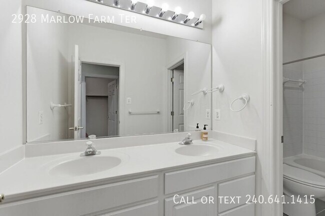 Building Photo - 2928 Marlow Farm Terrace