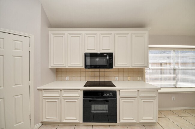 Building Photo - 7207 Glenbank Way