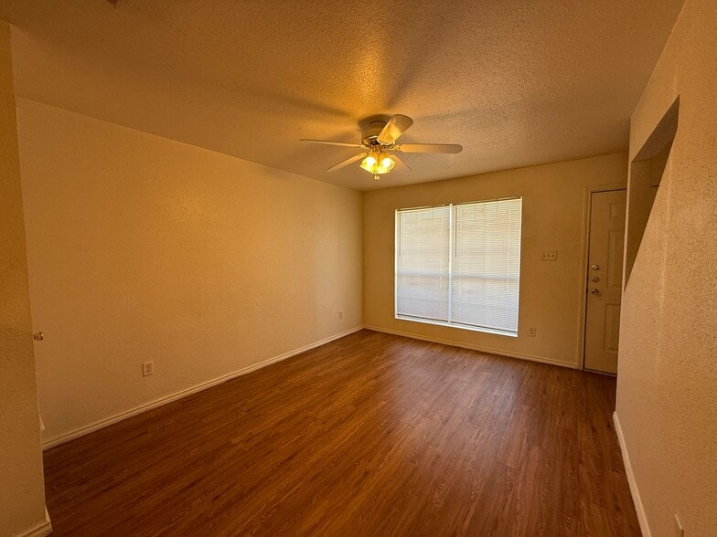 Building Photo - 4504 Alan Kent Dr