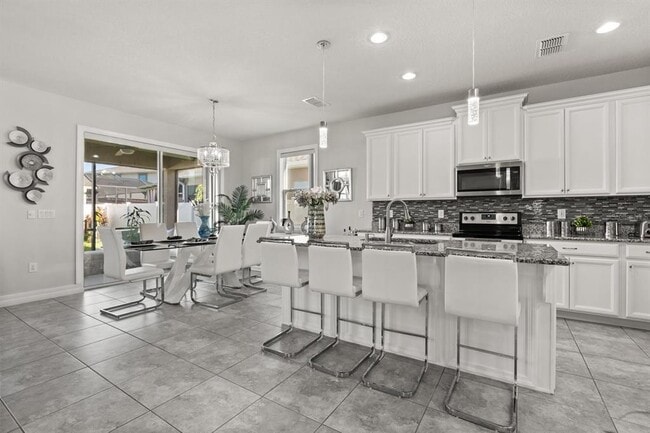 Building Photo - 2417 Chateau Lp