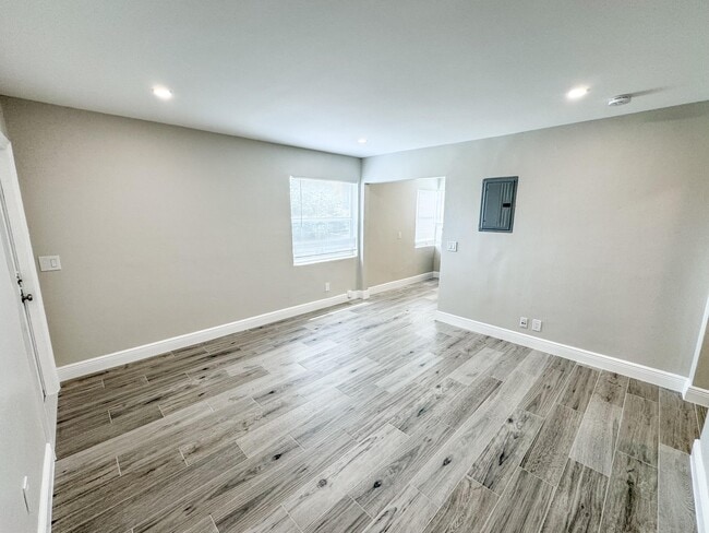 Building Photo - 710 10th St