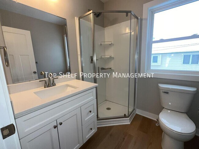 Building Photo - 120 6th St