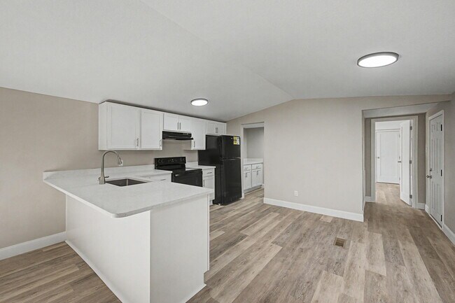 Building Photo - 512 W Bach Dr