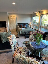 Building Photo - Studio Apartment , Fully Furnished  , Lake Access, No Washer and Dryer . Four Floors Down walk wa...