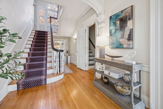 Building Photo - 258 Ridgewood Ave