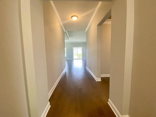 Building Photo - Stunning, Spacious Home in May River Preserve!