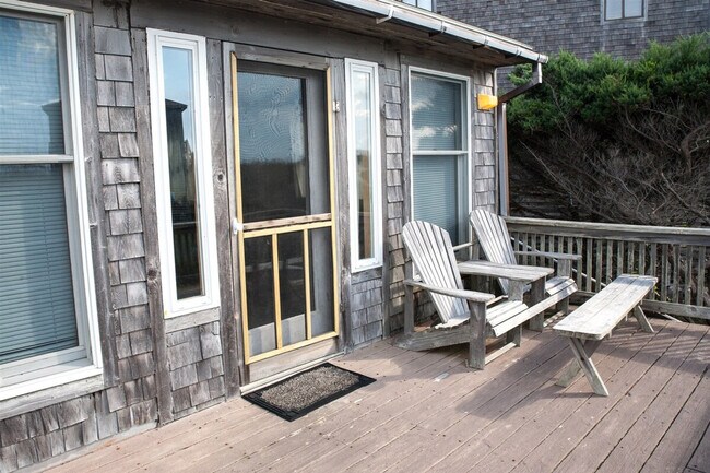 Building Photo - 54225 Shoresurf Ln