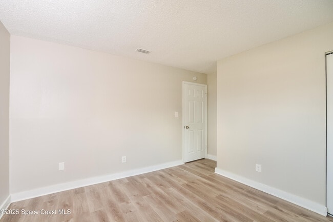 Building Photo - 7405 Calmoso Ave