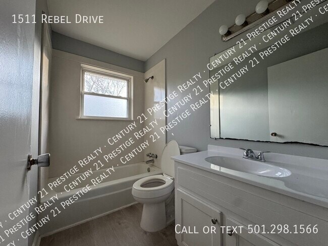 Building Photo - 1511 Rebel Dr