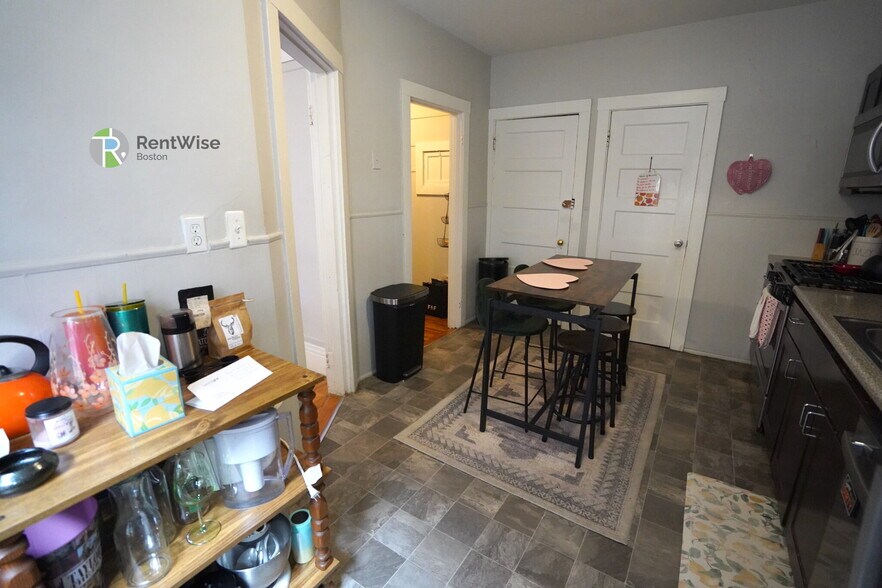 Building Photo - 218 South St