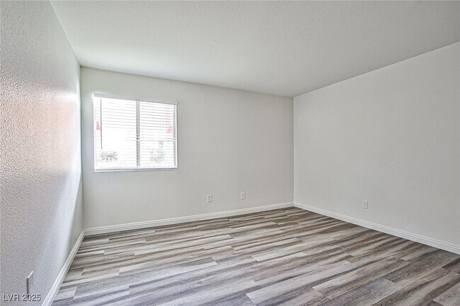 Building Photo - 5493 Indian River Dr