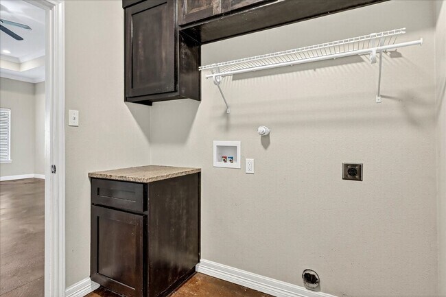 Building Photo - 7237 Lake Tranquility Dr