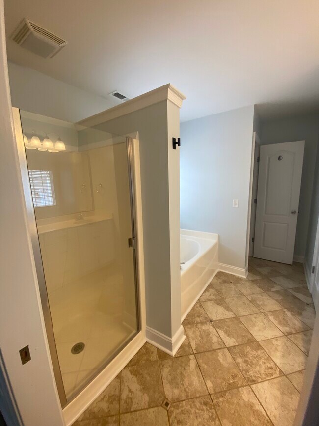 Building Photo - 112 Northbrook Dr