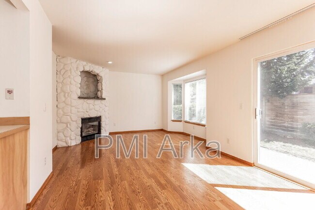 Building Photo - 10522 SE 264th St