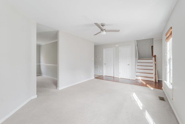 Building Photo - Charming 4 bedroom Colonial in Midlothian!