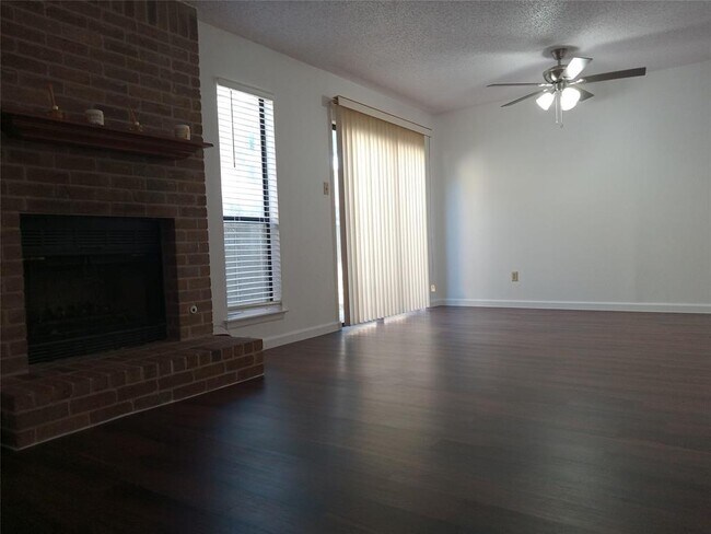 Building Photo - 12900 Hymeadow Dr