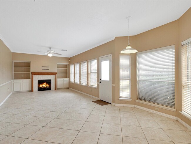 Building Photo - 16423 Ash Point Ln