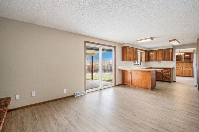 Building Photo - 3 br, 2 bath House - 2514 Kittredge Drive