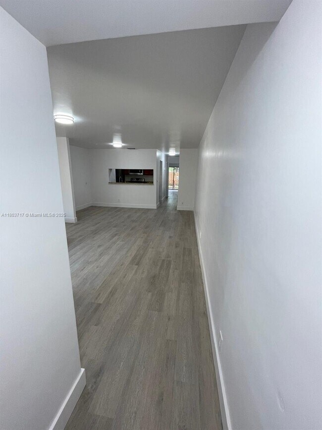 Building Photo - 4044 Sierra Terrace