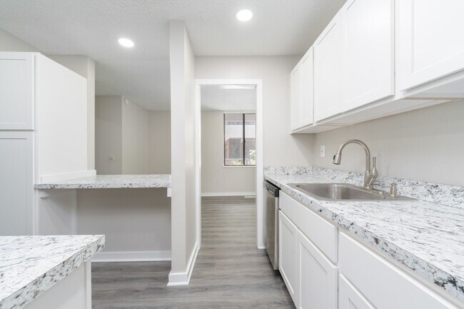 Building Photo - 2218 Clove Terrace