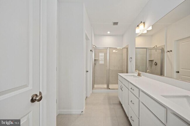 Building Photo - 2534 Neabsco Common Pl