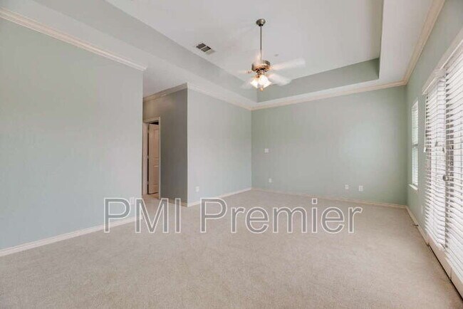 Building Photo - 321 Metropolitan Dr