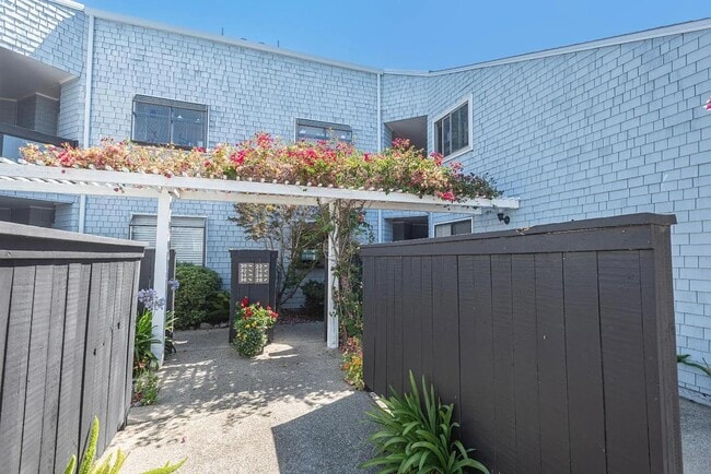 Building Photo - 26 Eddystone Ct